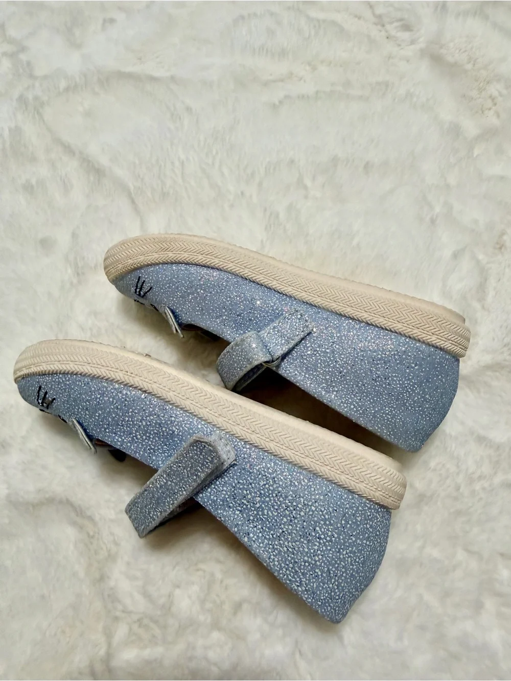 Harper Canyon Kids' Light Blue Glitter Cat Mary Jane Shoes